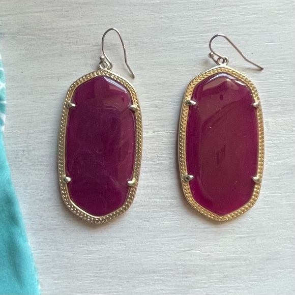 Kendra Scott Danielle Gold Drop Earrings in Purple Jade - Picture 3 of 4